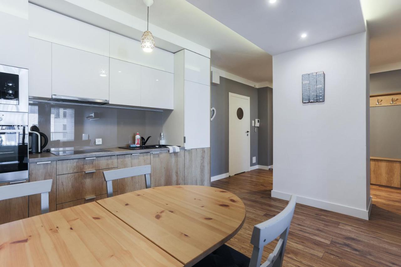 3-Rooms Apartment With Balcony By The Oldtown Gdansk Exterior photo
